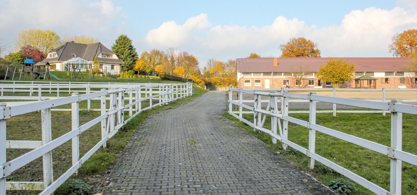 Allwetter-Aussenplatz - Gut Karwisch